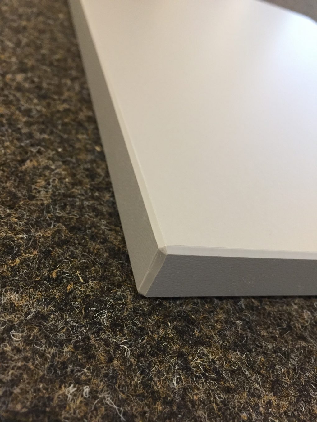 Schichtstoff Front mit Fase KüchenInfo